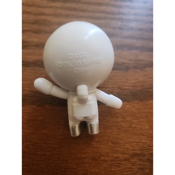 Hello Kitty Toki Doki X 2.5 Inch Astronaut Figure - Picture 2 of 3